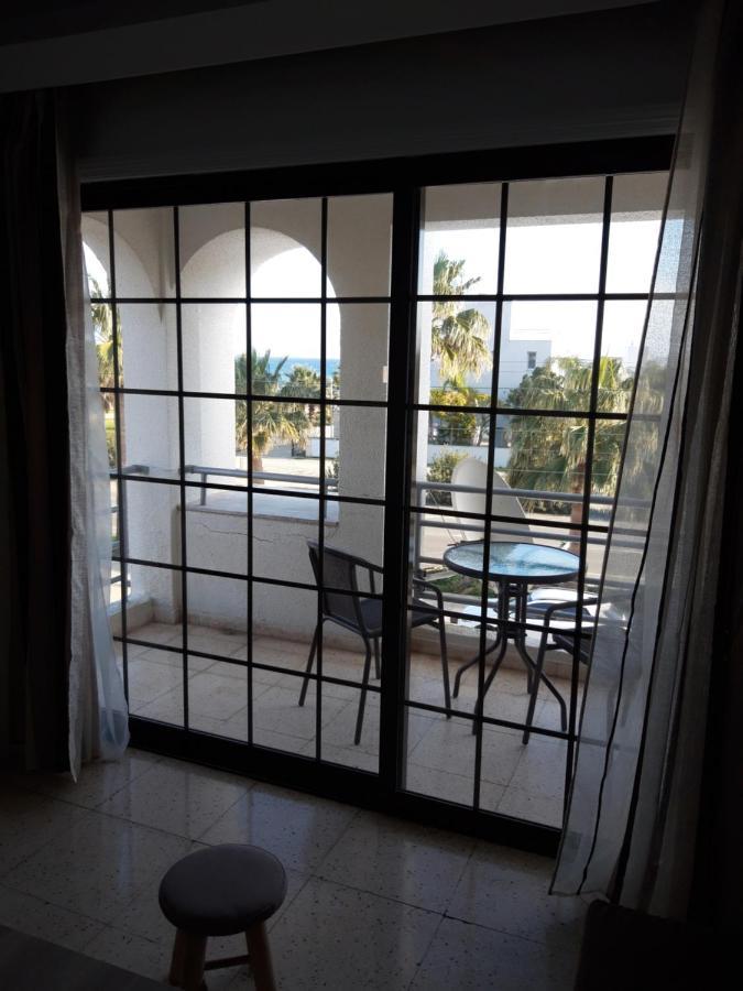 La Veranda Sea View Apartments Larnaca Bagian luar foto