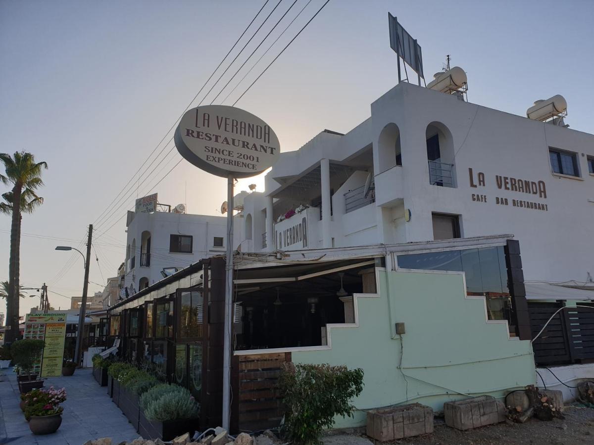 La Veranda Sea View Apartments Larnaca Bagian luar foto