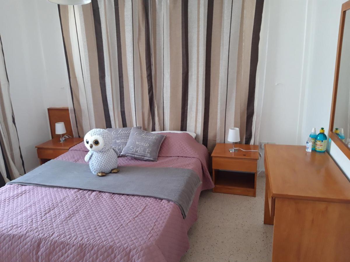 La Veranda Sea View Apartments Larnaca Bagian luar foto