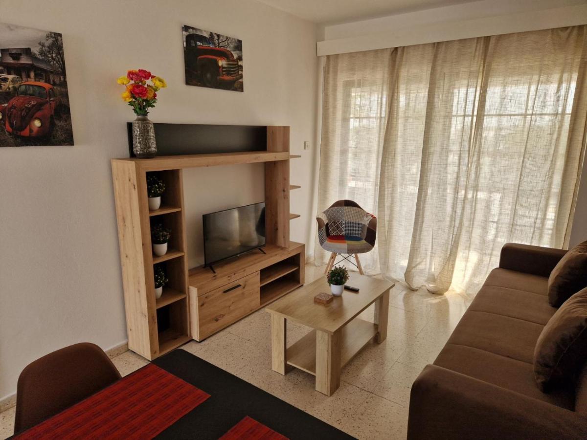 La Veranda Sea View Apartments Larnaca Bagian luar foto