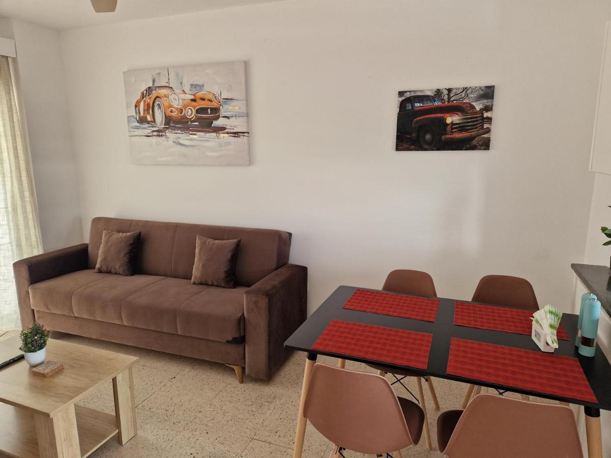 La Veranda Sea View Apartments Larnaca Bagian luar foto