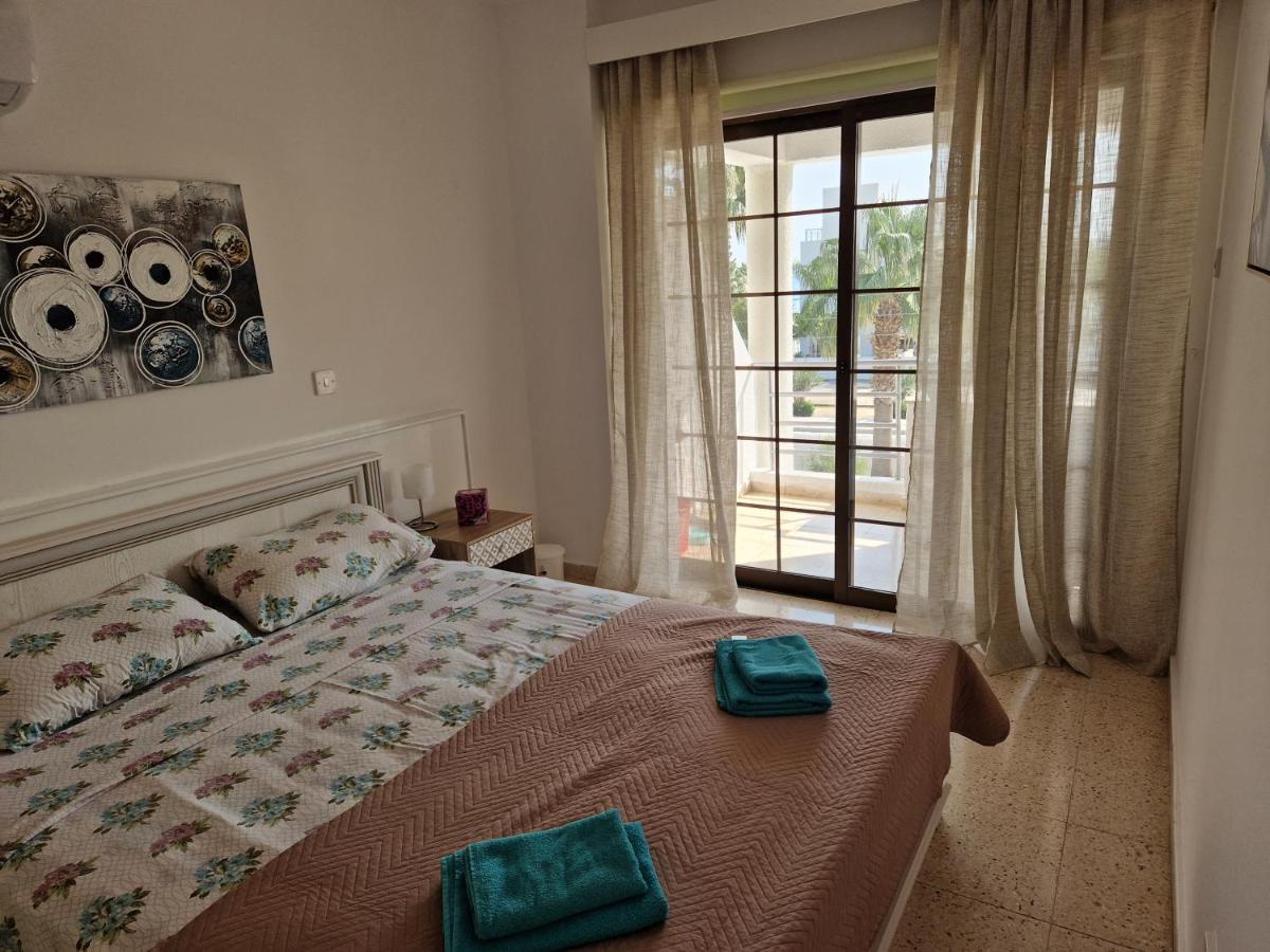 La Veranda Sea View Apartments Larnaca Bagian luar foto