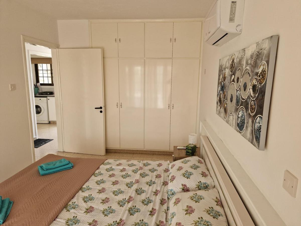 La Veranda Sea View Apartments Larnaca Bagian luar foto