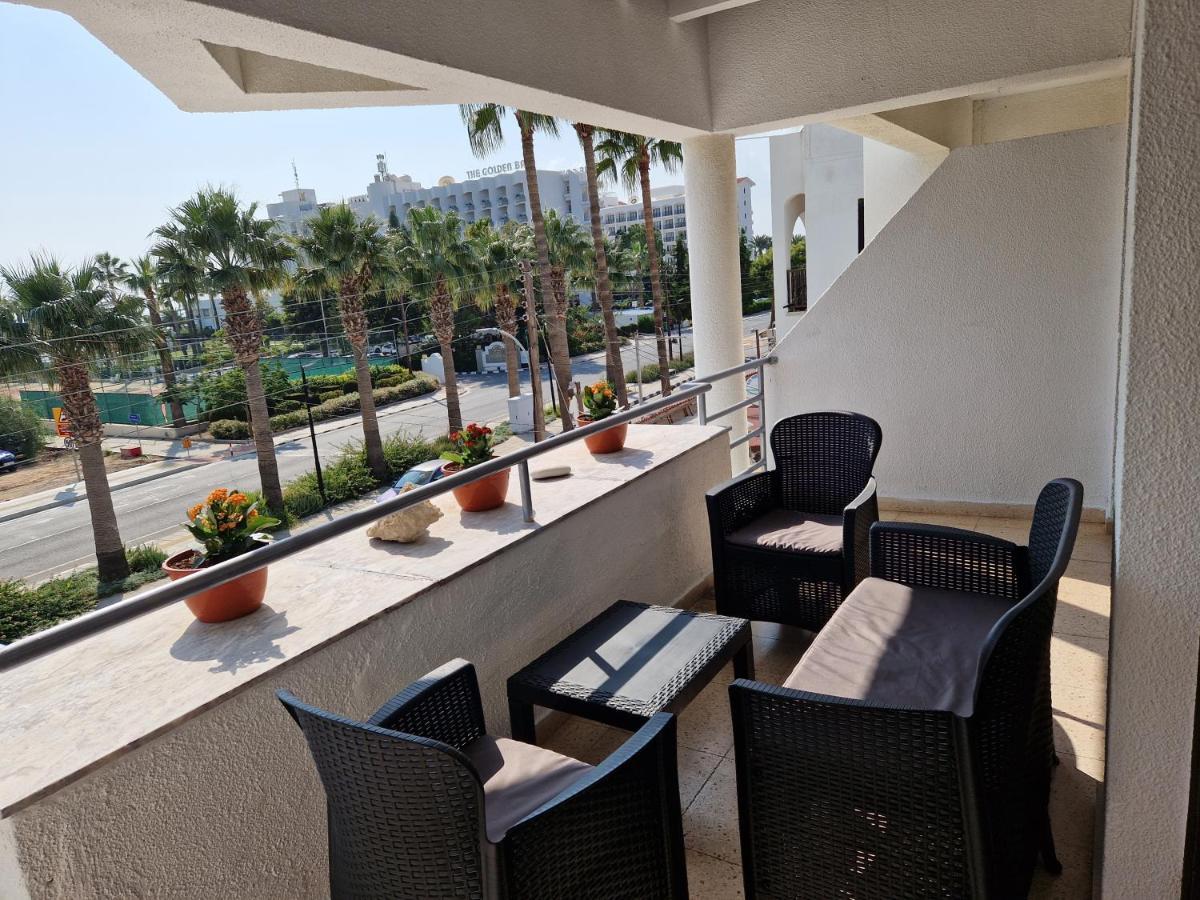 La Veranda Sea View Apartments Larnaca Bagian luar foto